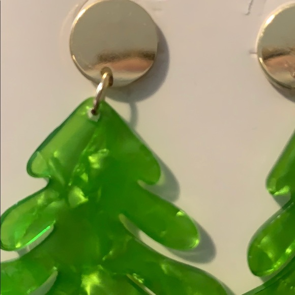 Beautiful earrings! - Picture 5 of 5